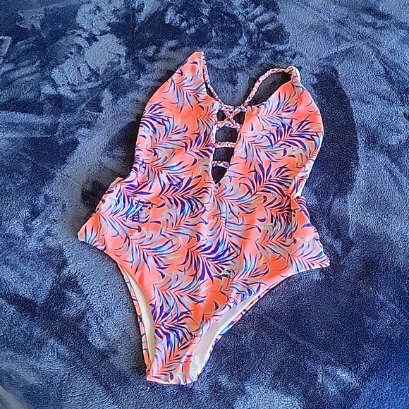 Cupshe One Piece Suit - Picture 1 of 5